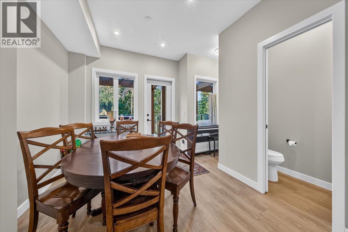 #102 2116 Panorama Drive - 19
