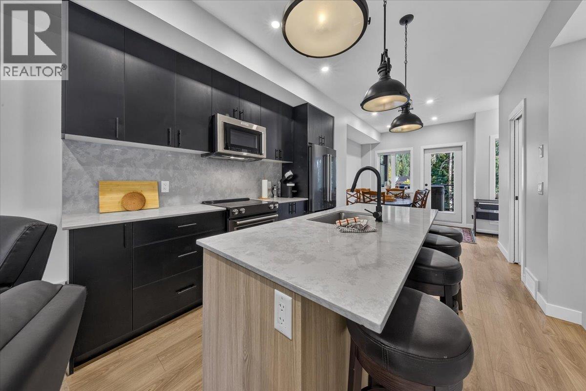 #102 2116 Panorama Drive - 21
