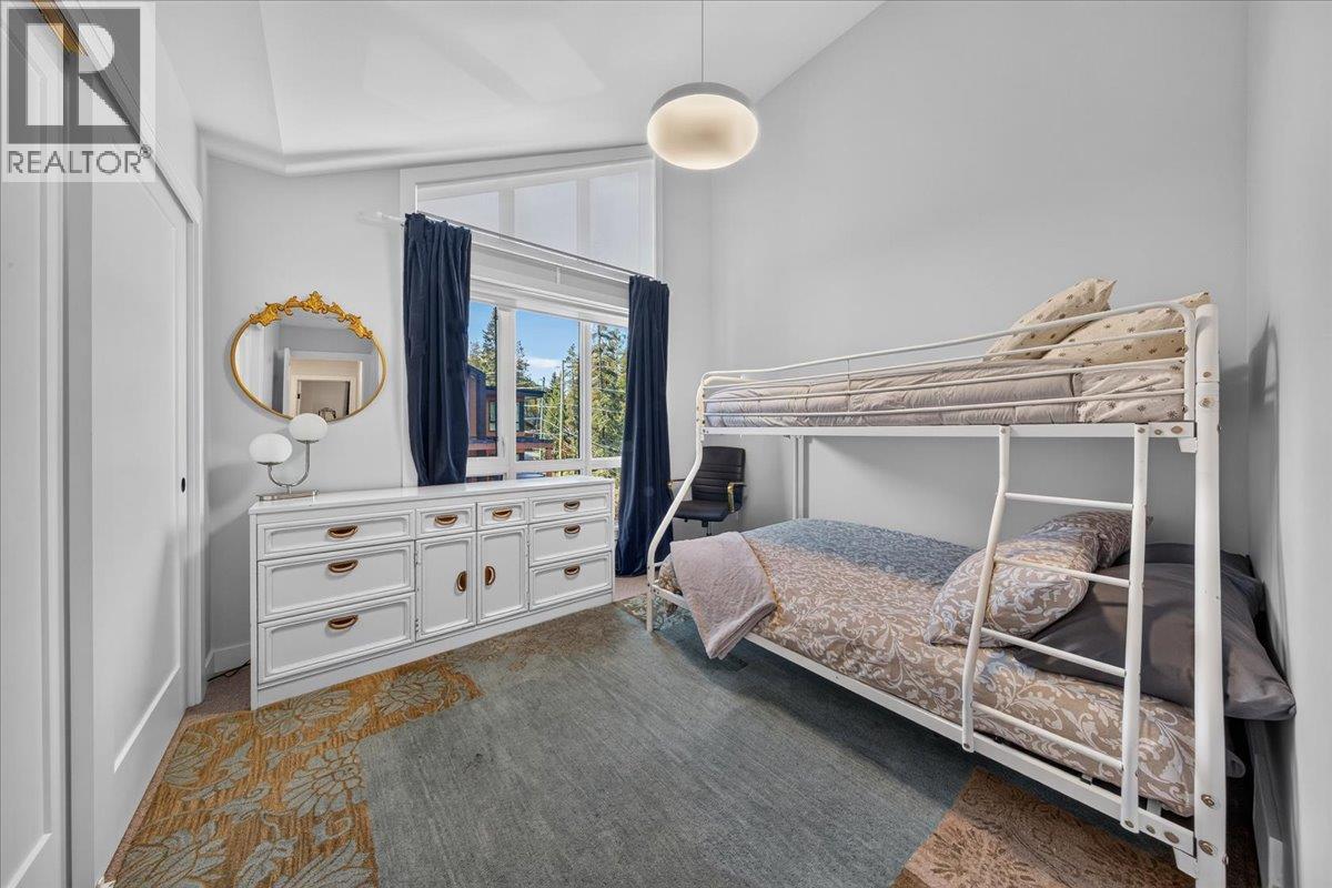 #102 2116 Panorama Drive - 27