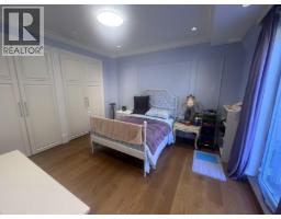 Upstairs 1310 Tyrol Road, West Vancouver, BC V7S2L6 Photo 10