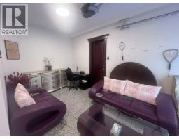 Upstairs 1310 Tyrol Road, West Vancouver, BC V7S2L6 Photo 6