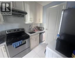 Upstairs 1310 Tyrol Road, West Vancouver, BC V7S2L6 Photo 7