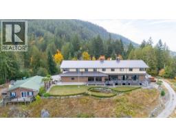12671 Sunshine Coast Highway, Sechelt, BC V0N2H1 Photo 8