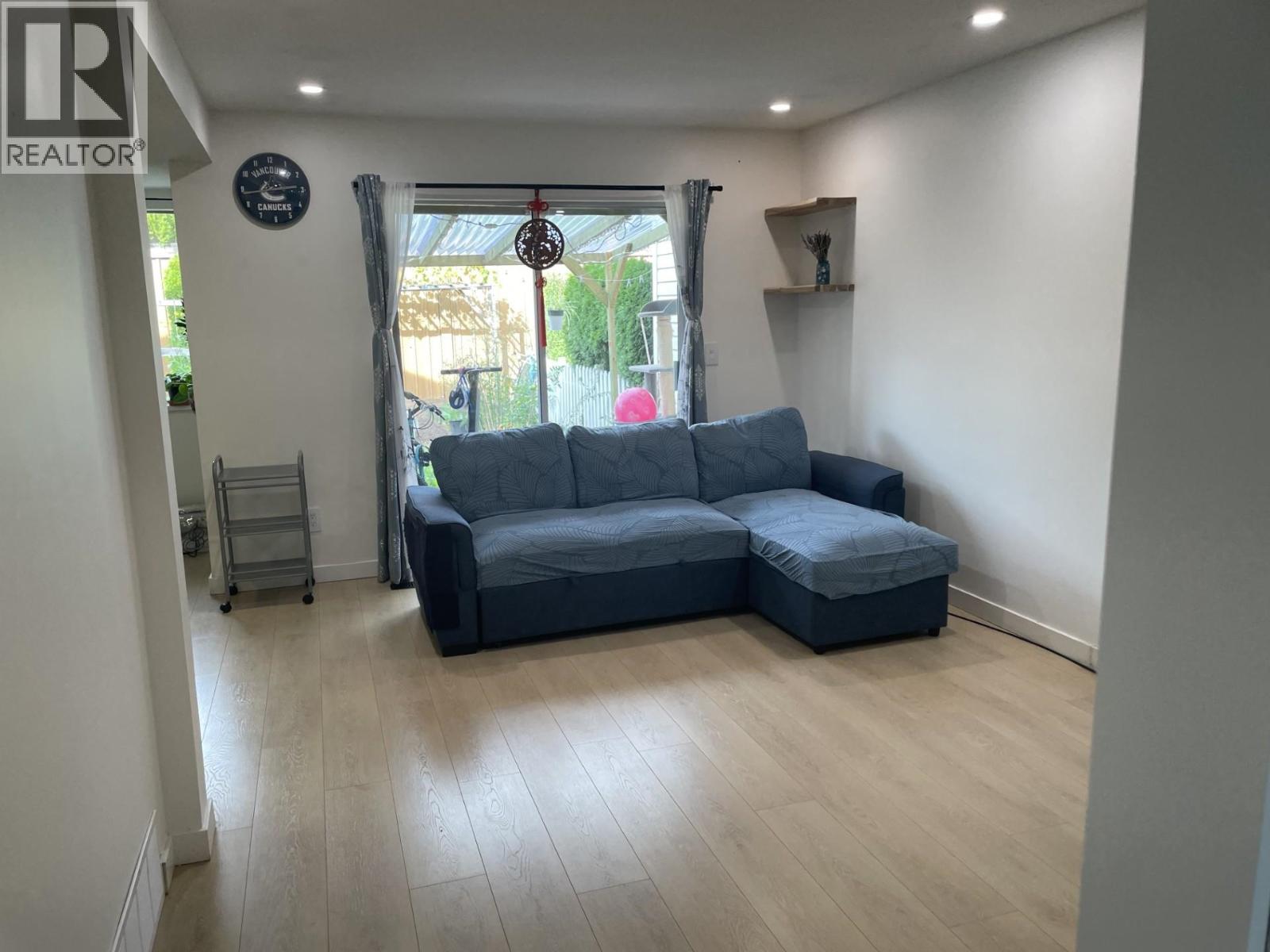 Photo of 405 20675 118TH AVENUE 3