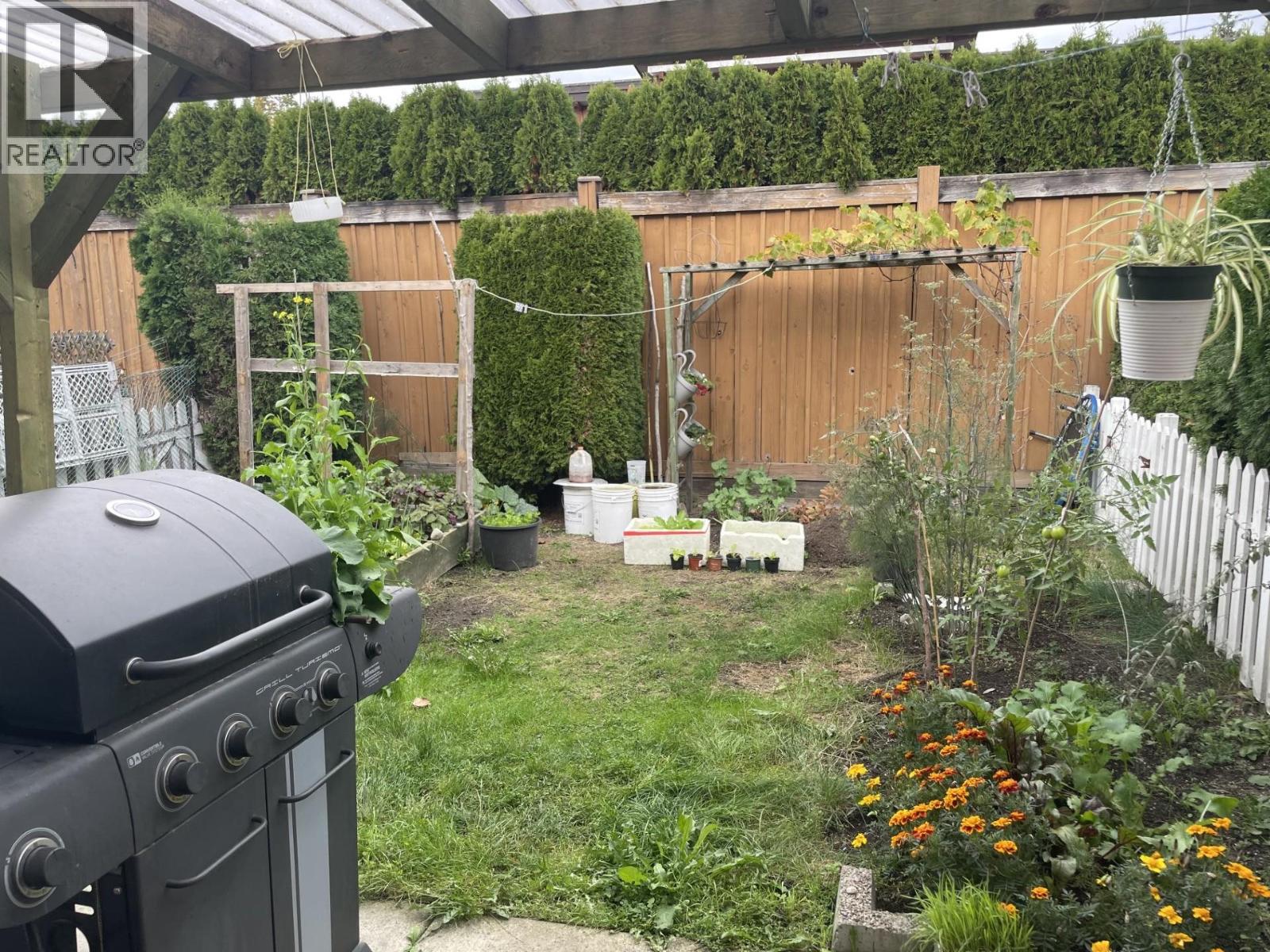 Photo of 405 20675 118TH AVENUE 17