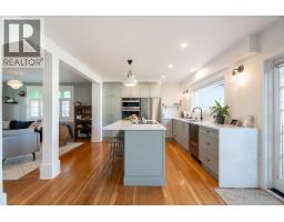 416 W 6th Street, North Vancouver, BC V7M1K9 Photo 9