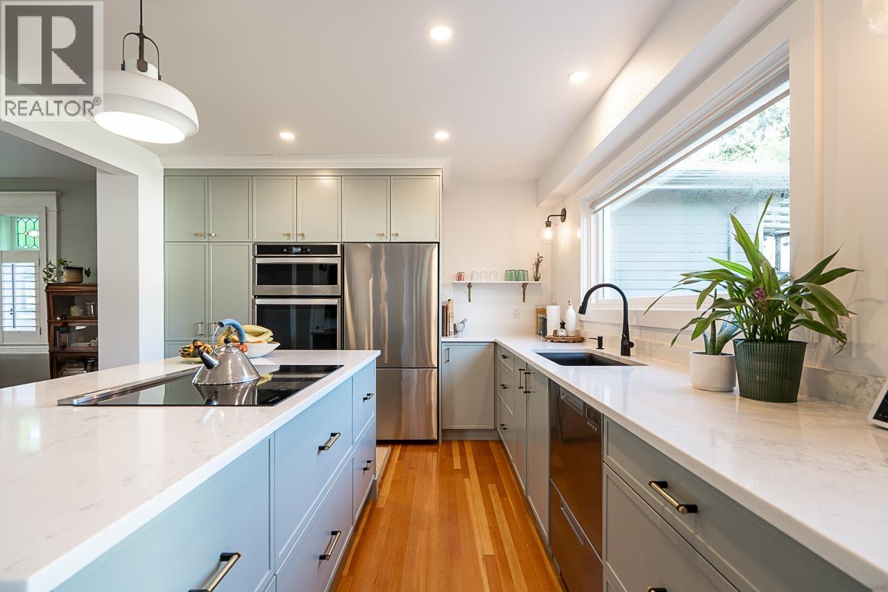 416 W 6TH STREET, North Vancouver - Image 1