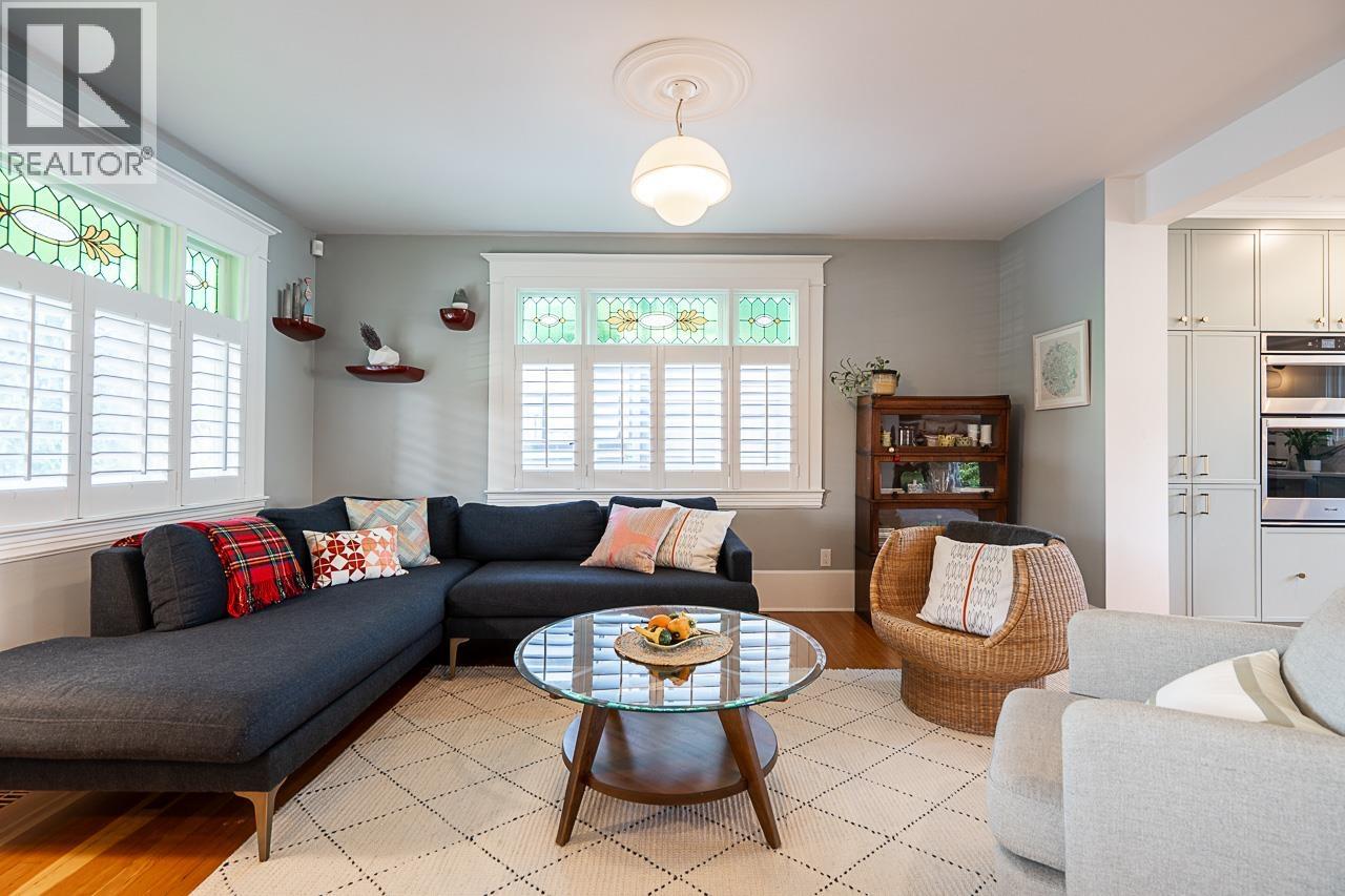 416 W 6TH STREET, North Vancouver - Image 1