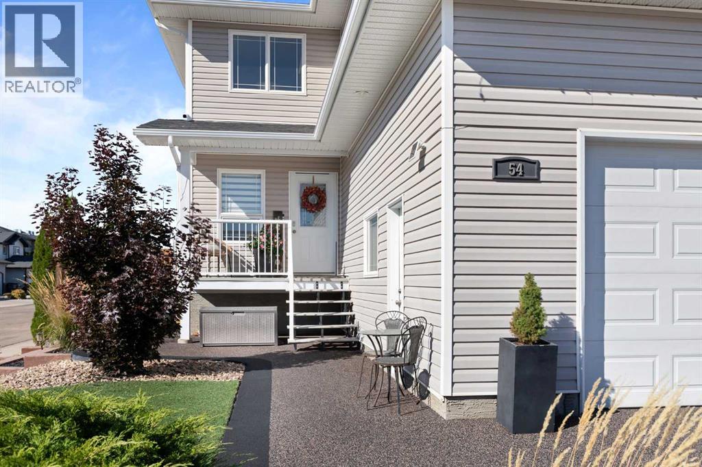 54 Vista Close SE, Medicine Hat Alberta