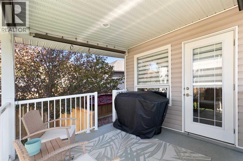 54 Vista Close SE - 43