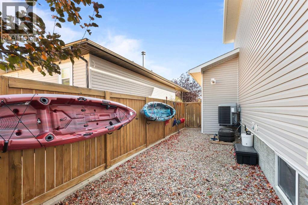 54 Vista Close SE - 44