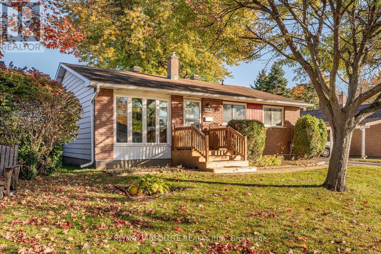 2166 MONSON CRESCENT - 1
