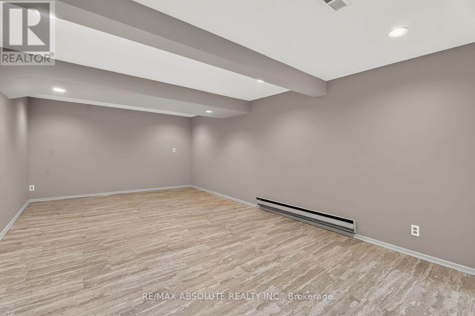 2166 MONSON CRESCENT - 30