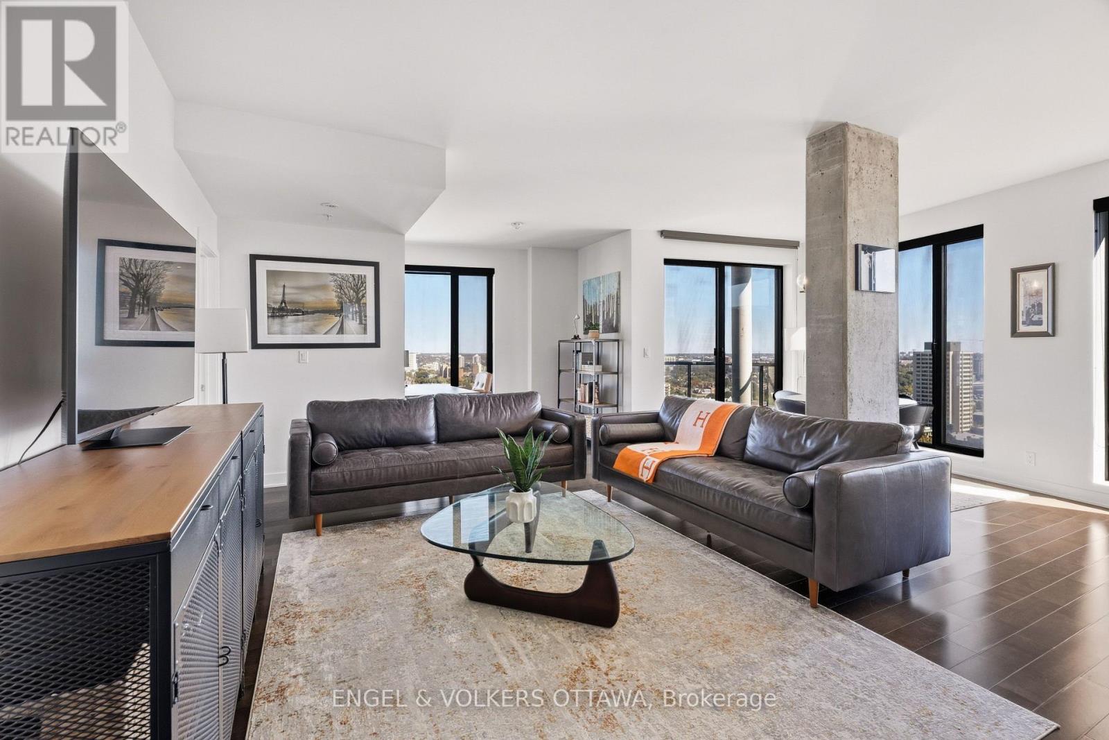 Condos for Sale in Ottawa – 2010 – 20 DALY AVENUE, Ottawa – By Peter Sagos - Image 16