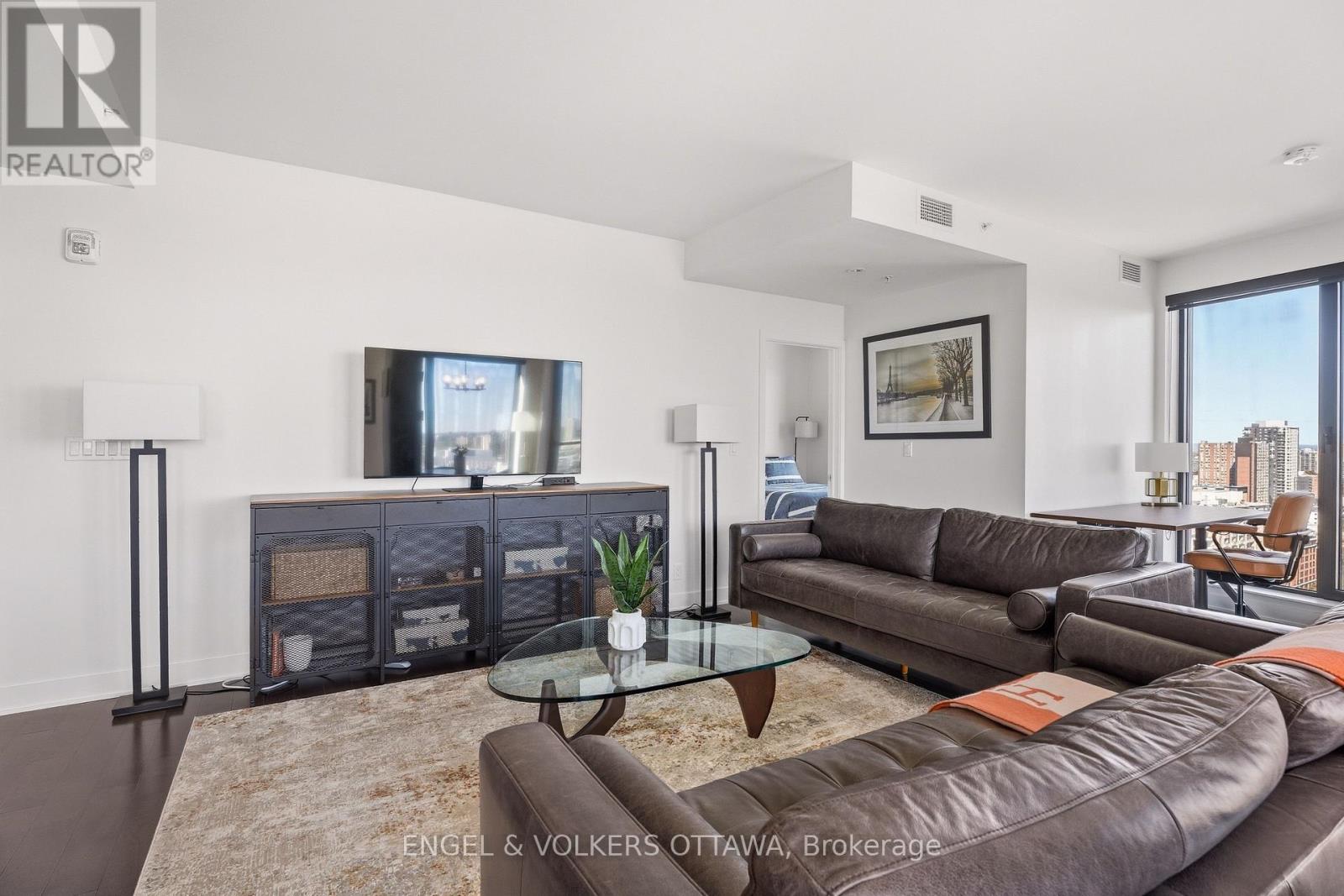 Condos for Sale in Ottawa – 2010 – 20 DALY AVENUE, Ottawa – By Peter Sagos - Image 19