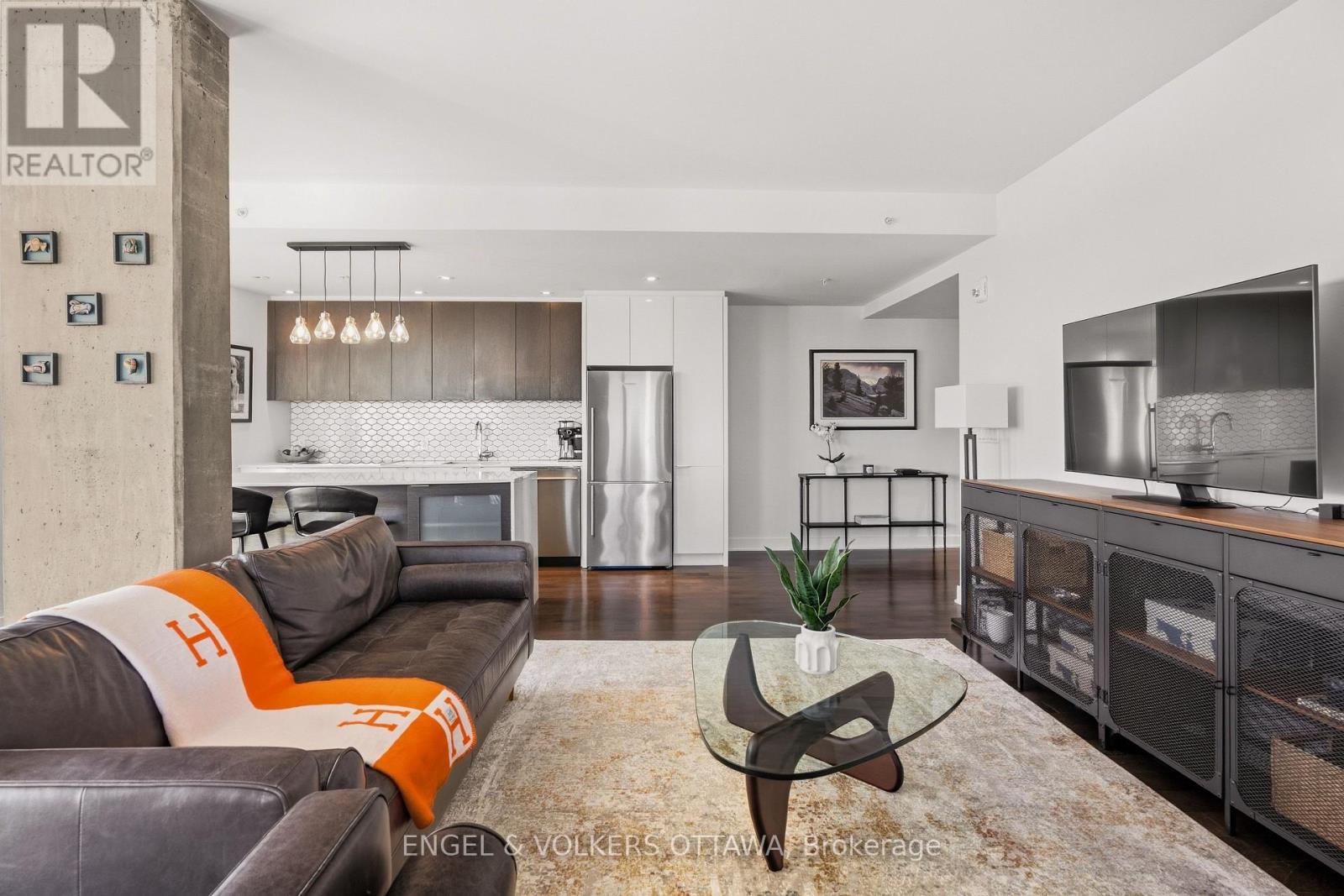 Condos for Sale in Ottawa – 2010 – 20 DALY AVENUE, Ottawa – By Peter Sagos - Image 22