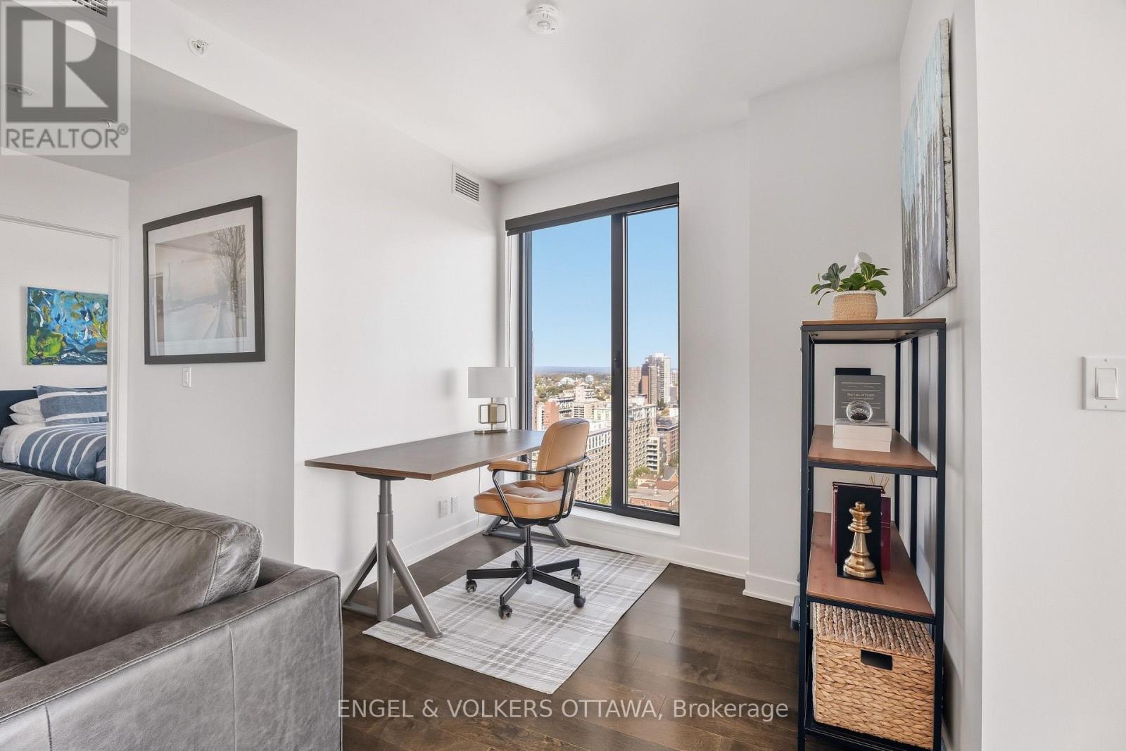 Condos for Sale in Ottawa – 2010 – 20 DALY AVENUE, Ottawa – By Peter Sagos - Image 23