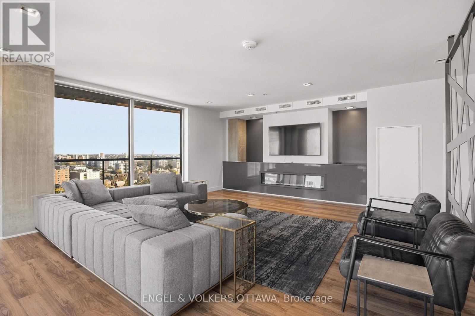Condos for Sale in Ottawa – 2010 – 20 DALY AVENUE, Ottawa – By Peter Sagos - Image 33