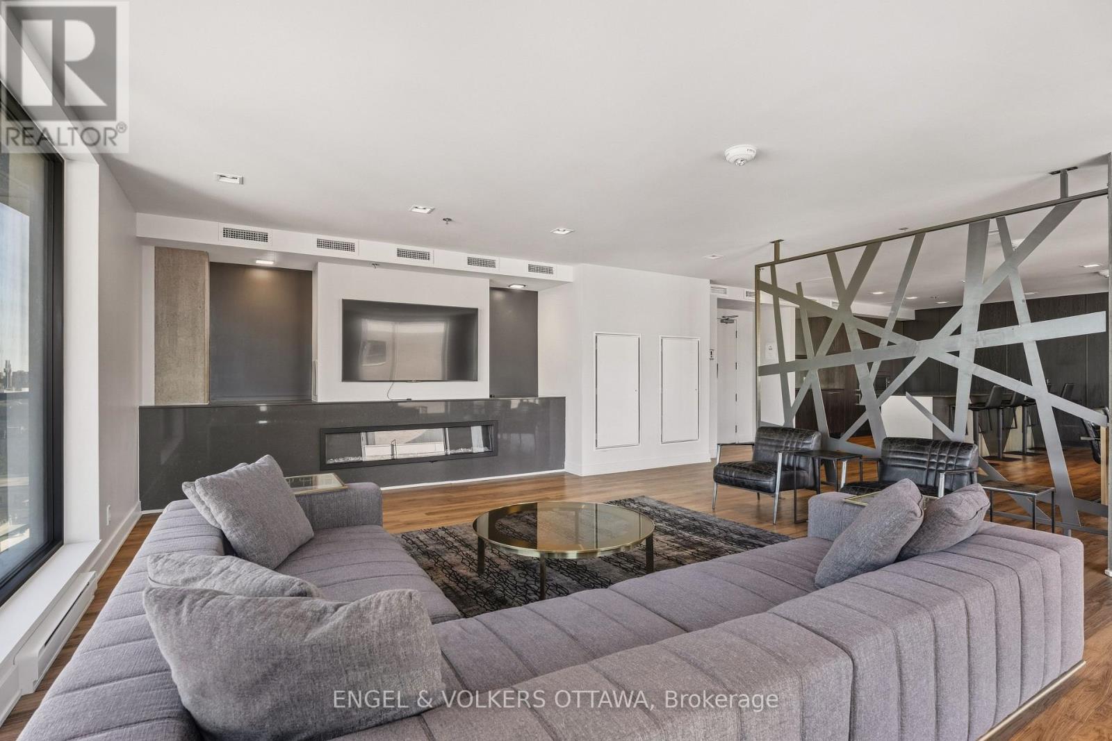 Condos for Sale in Ottawa – 2010 – 20 DALY AVENUE, Ottawa – By Peter Sagos - Image 34