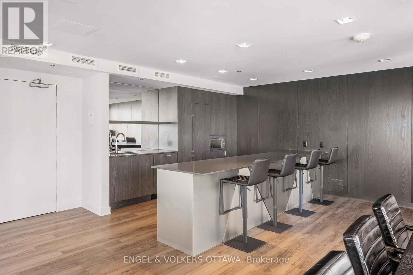 Condos for Sale in Ottawa – 2010 – 20 DALY AVENUE, Ottawa – By Peter Sagos - Image 35