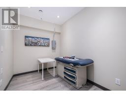 103 & 104 - 2500 St Laurent Boulevard, Ottawa, ON K1H1B1 Photo 11