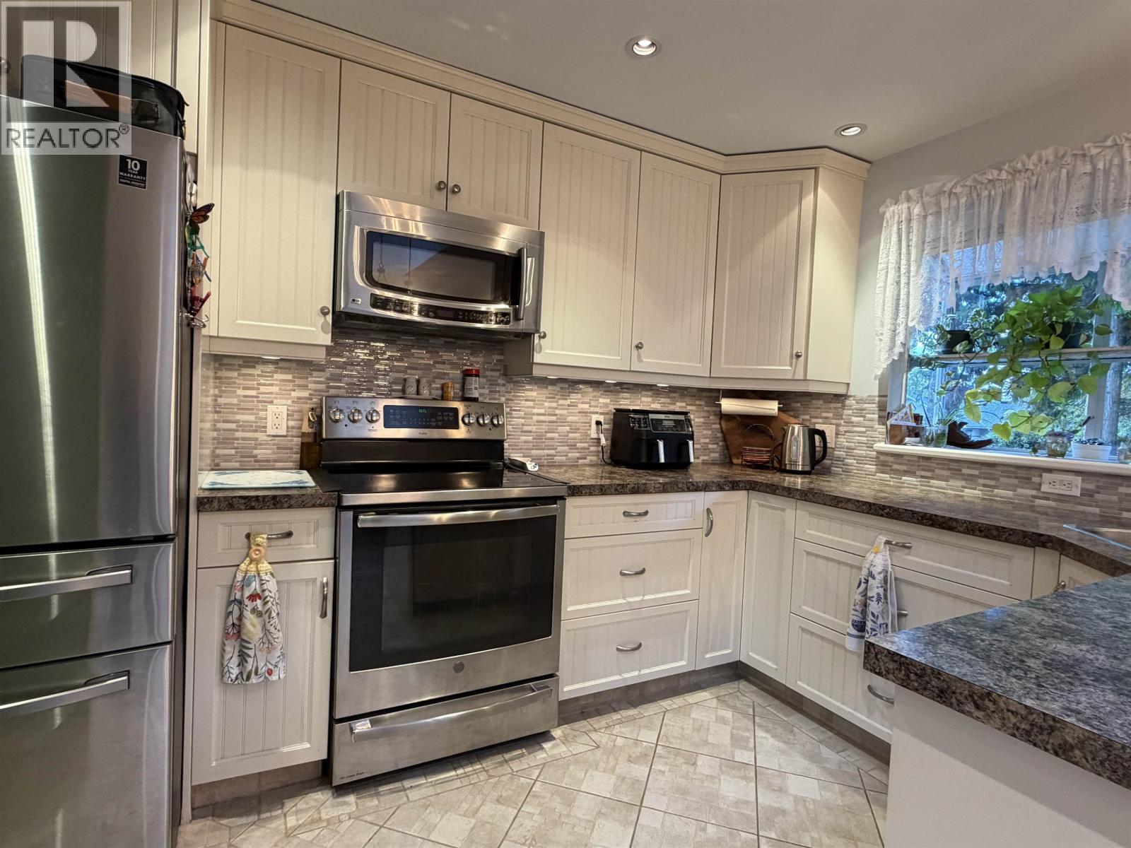 2607 KALUM STREET - 11