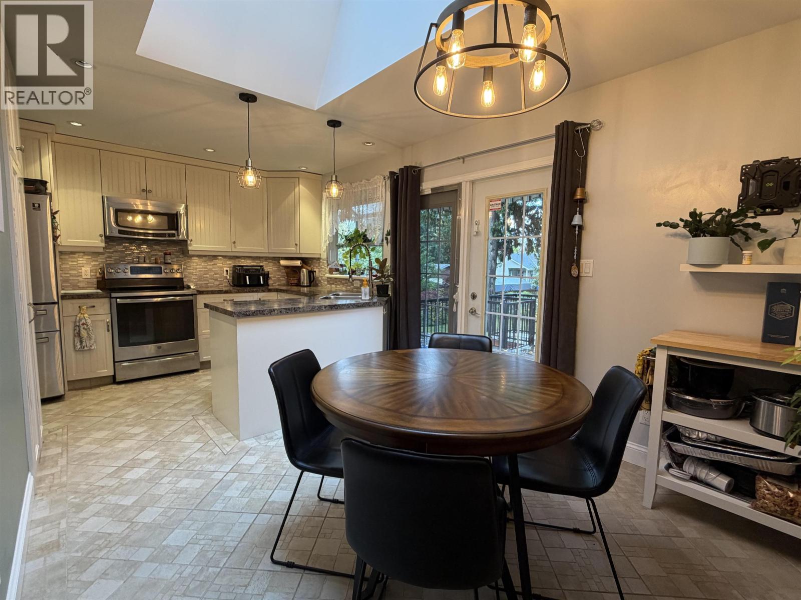 2607 KALUM STREET - 6