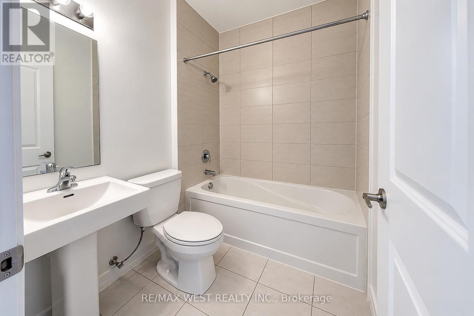 227 MONARCH AVENUE, Ajax (South West) — photo 4