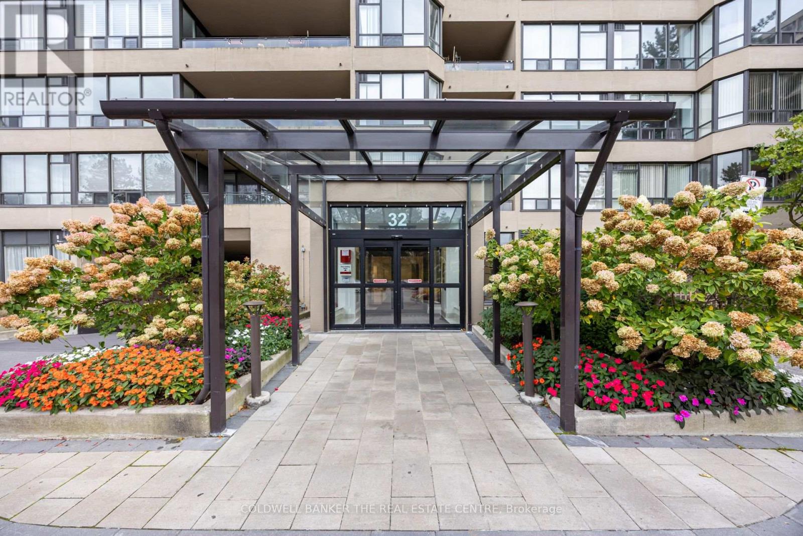 Ph22- 32 Clarissa Drive, Richmond Hill, ON photo 3