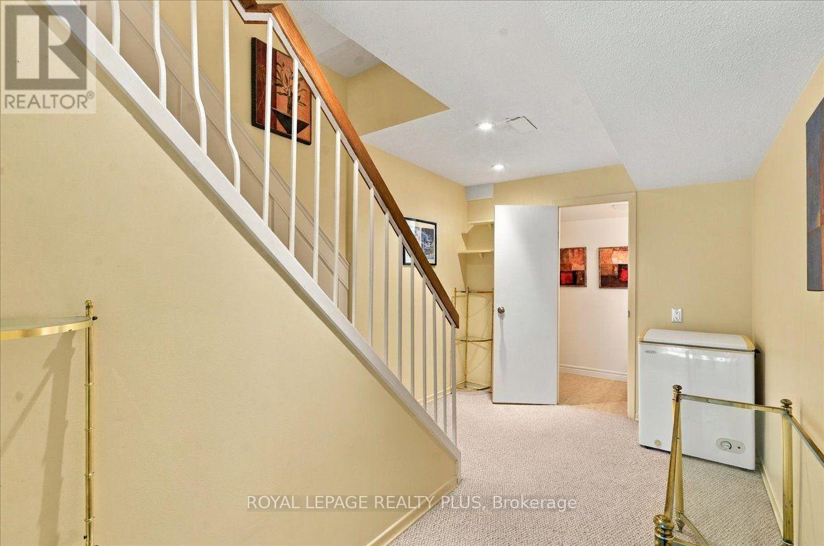 4- 1951 Rathburn Road East, Mississauga, ON photo 29