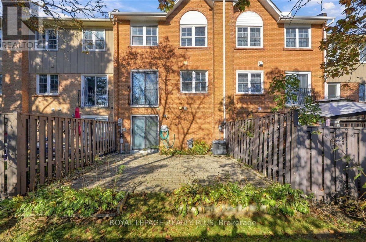 4- 1951 Rathburn Road East, Mississauga, ON photo 38