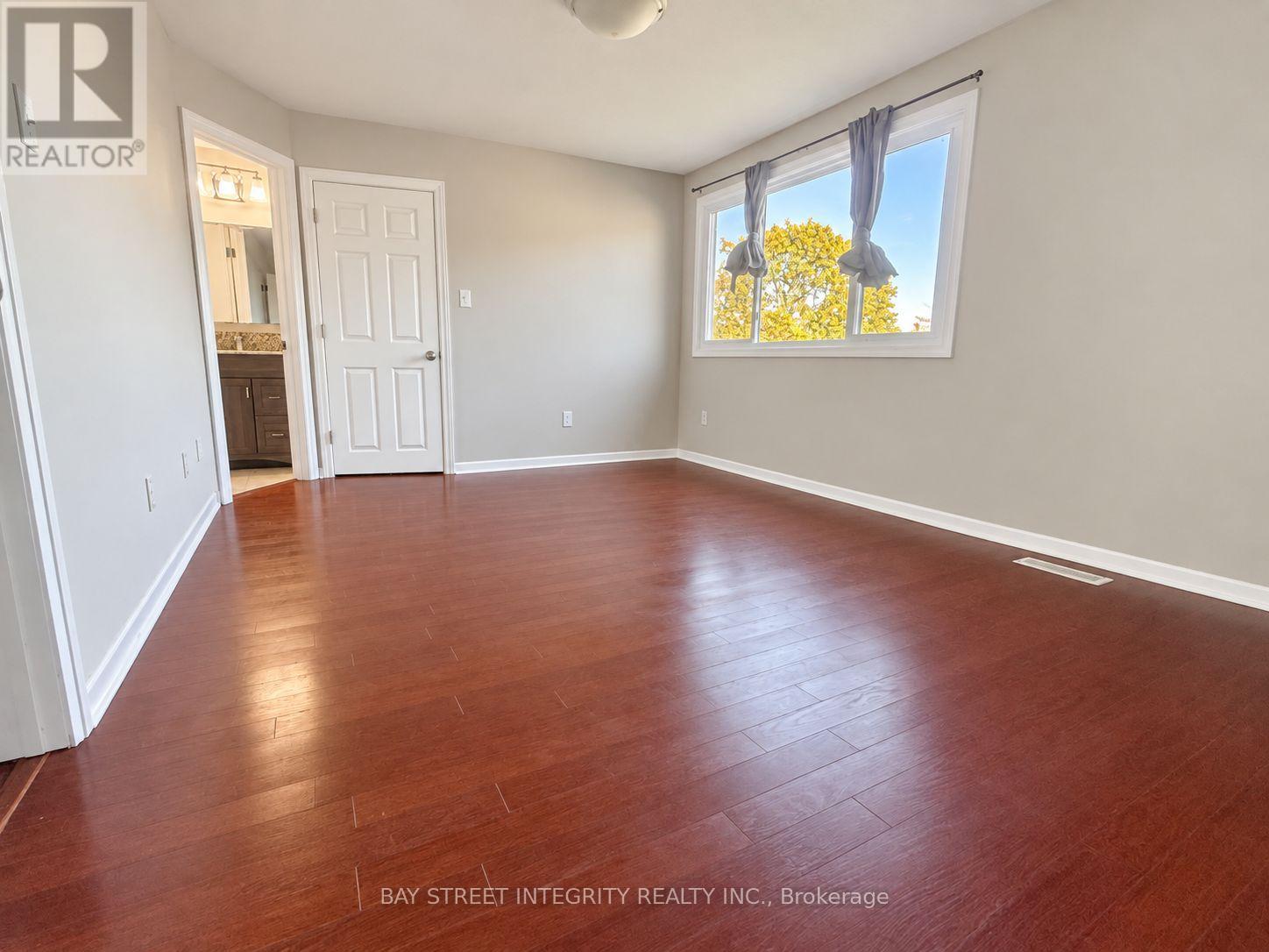 29- 1580 Lancaster Drive, Oakville, ON photo 15
