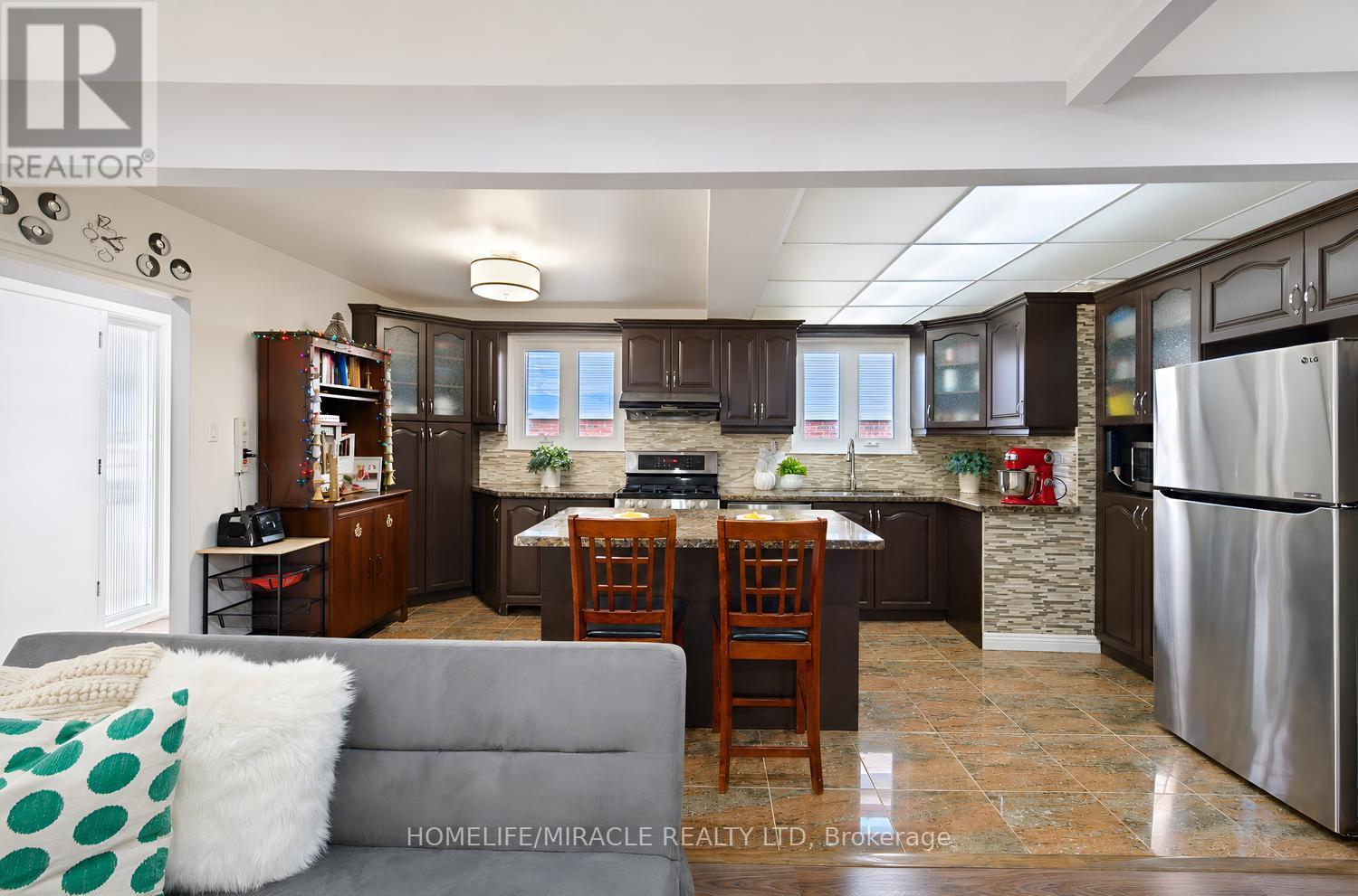 14 Tinton Crescent, Toronto, ON photo 13