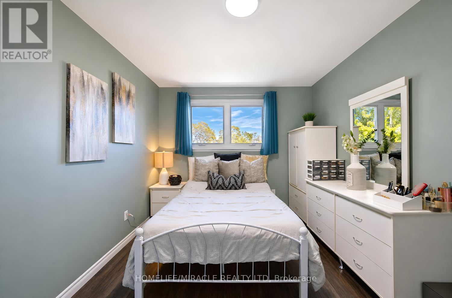 14 Tinton Crescent, Toronto, ON photo 21