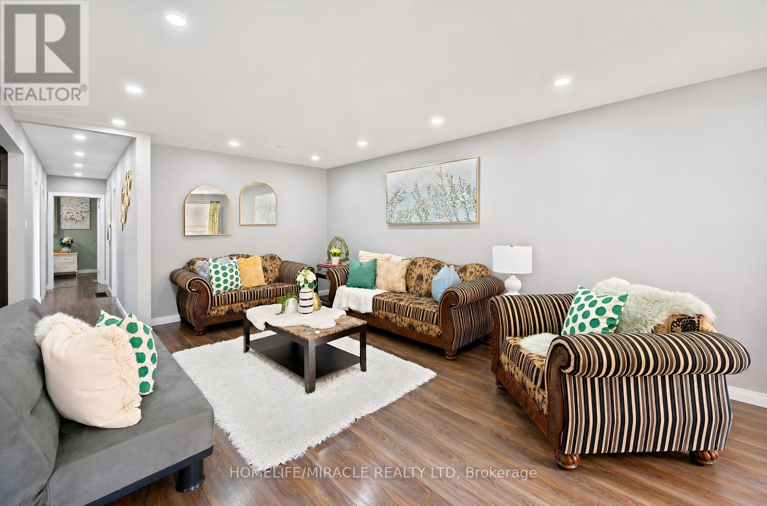 14 Tinton Crescent, Toronto, ON photo 7