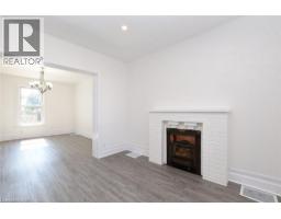 Living room - 26 Fairview Avenue, Hamilton, ON L8L7B4 Photo 9