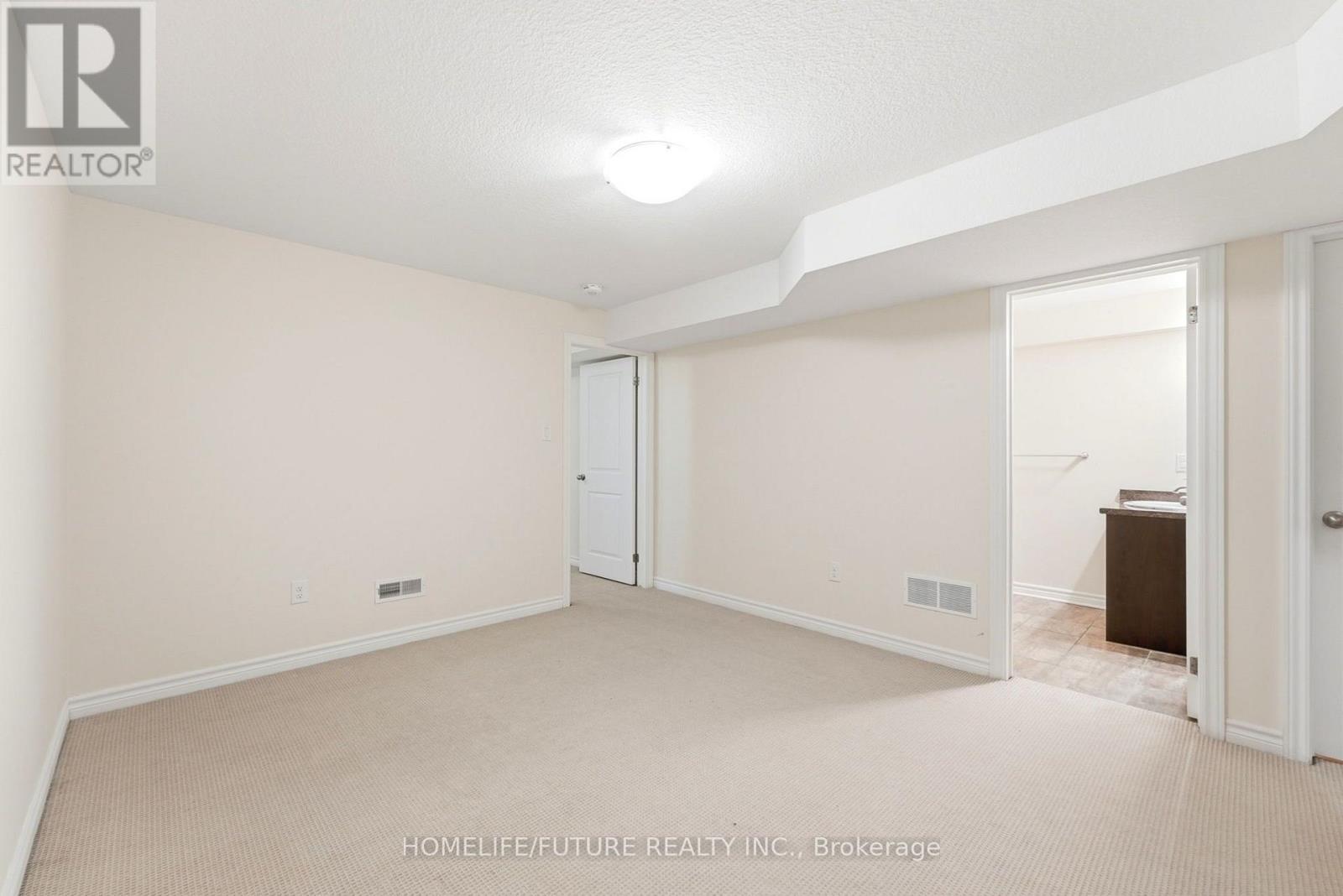 1357 Michael Circle, London East, ON photo 32