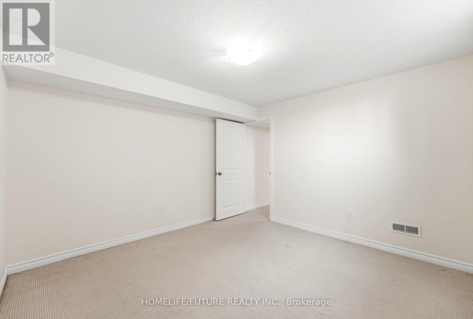 1357 Michael Circle, London East, ON photo 34