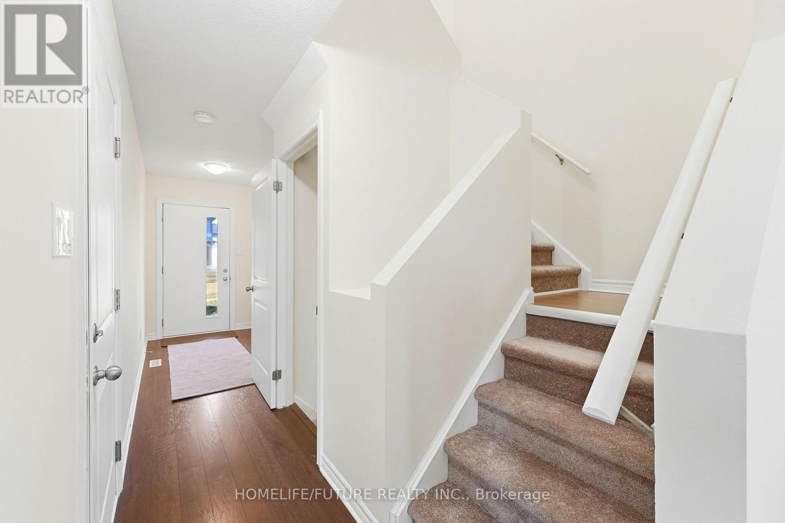 1357 Michael Circle, London East, ON photo 7