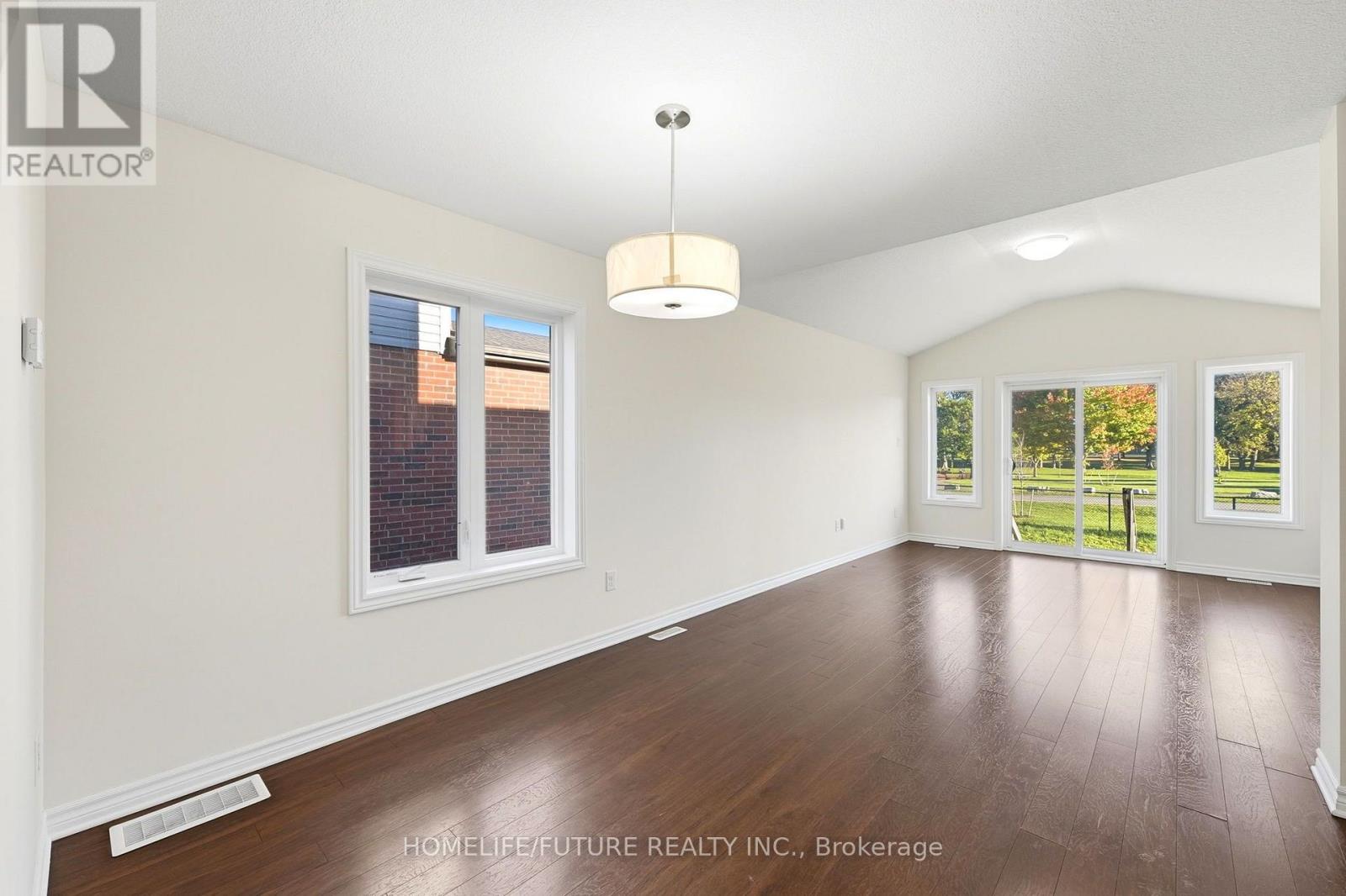 1357 Michael Circle, London East, ON photo 8