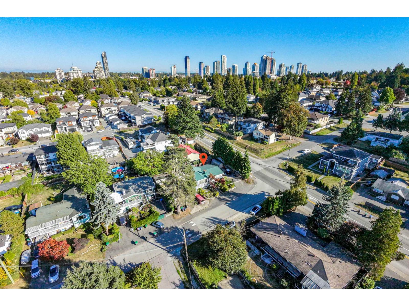 5 Bed, 2 Bath House for Sale in Surrey – 10810 129 STREET, Surrey – MLS# R3177165 - Image 3