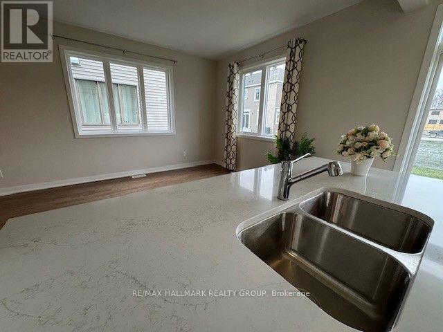 521 GALANTHUS WALK, Ottawa — photo 8