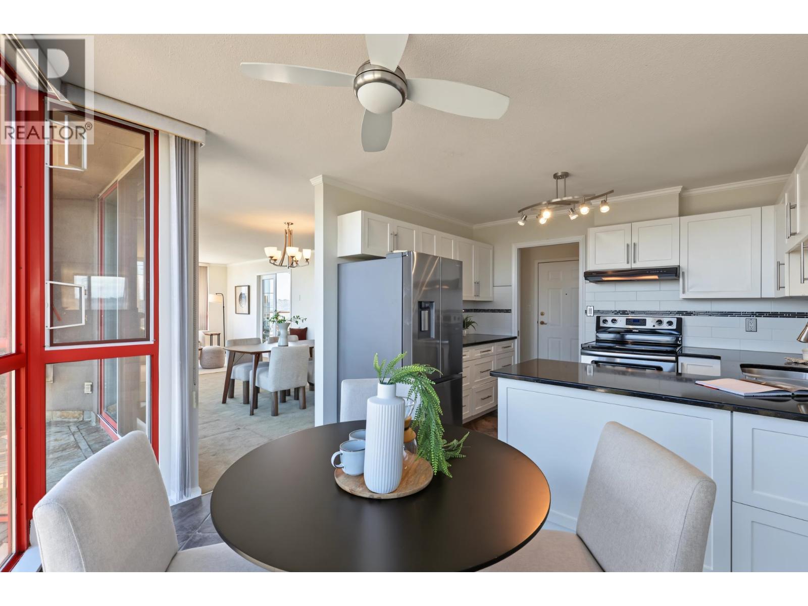 Photo of 602 38 LEOPOLD PLACE 15
