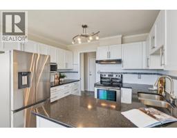602 38 Leopold Place, New Westminster, BC V3L2C6 Photo 11