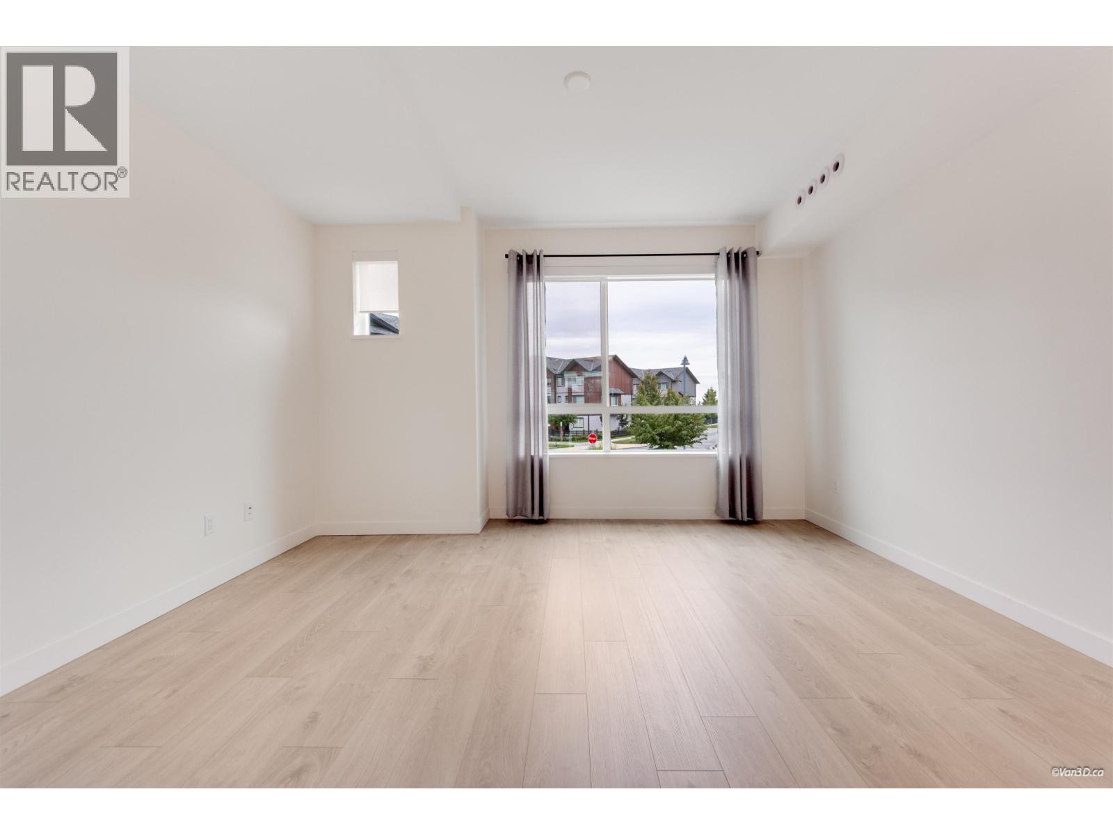 Photo of 30 4375 CORMORANT WAY 3