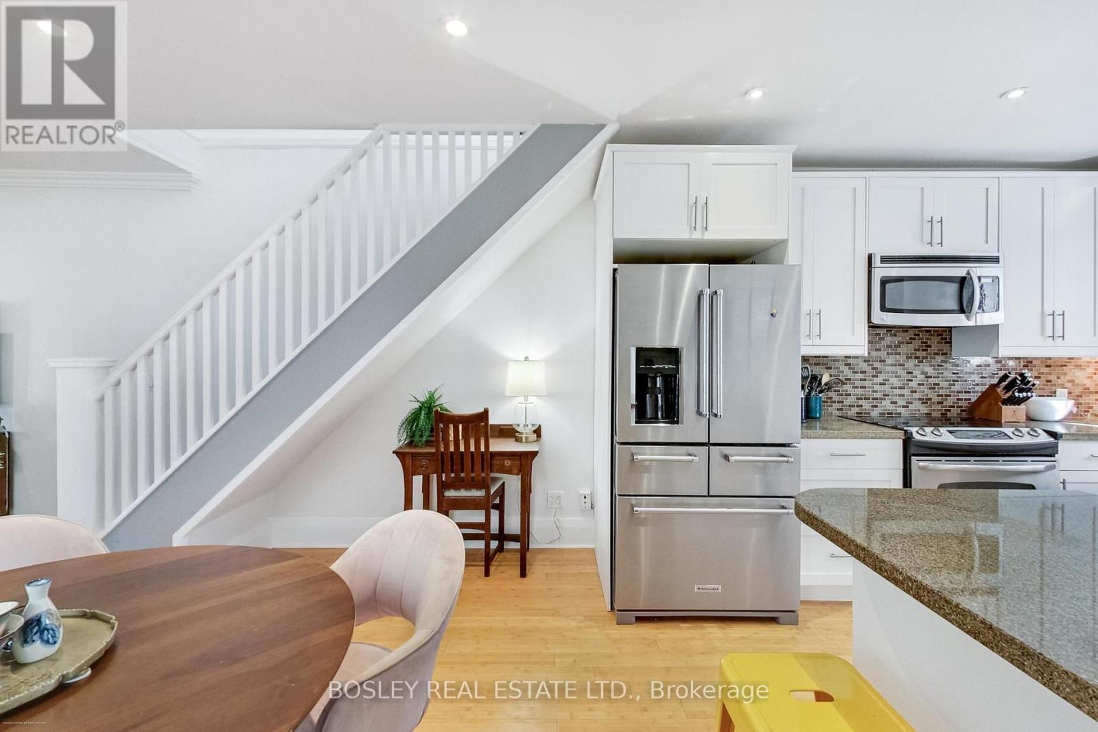 97 Oakcrest Avenue, Toronto, ON photo 13