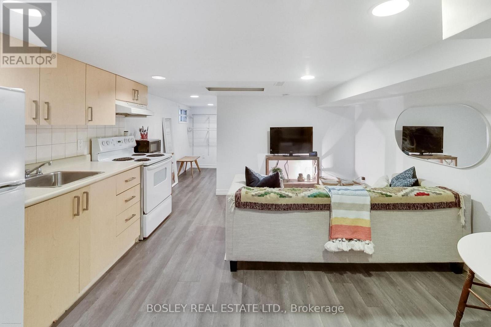 97 Oakcrest Avenue, Toronto, ON photo 28