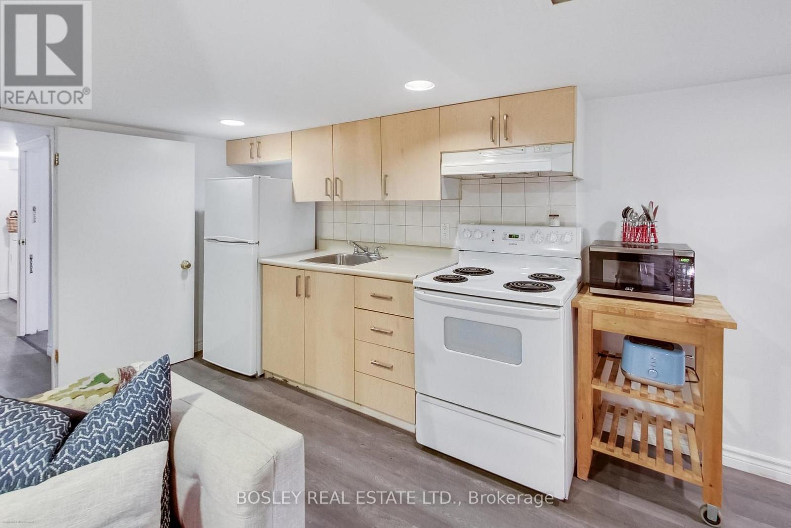 97 Oakcrest Avenue, Toronto, ON photo 29