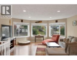 1065 Springbok Rd, Campbell River, BC V9W7K7 Photo 15