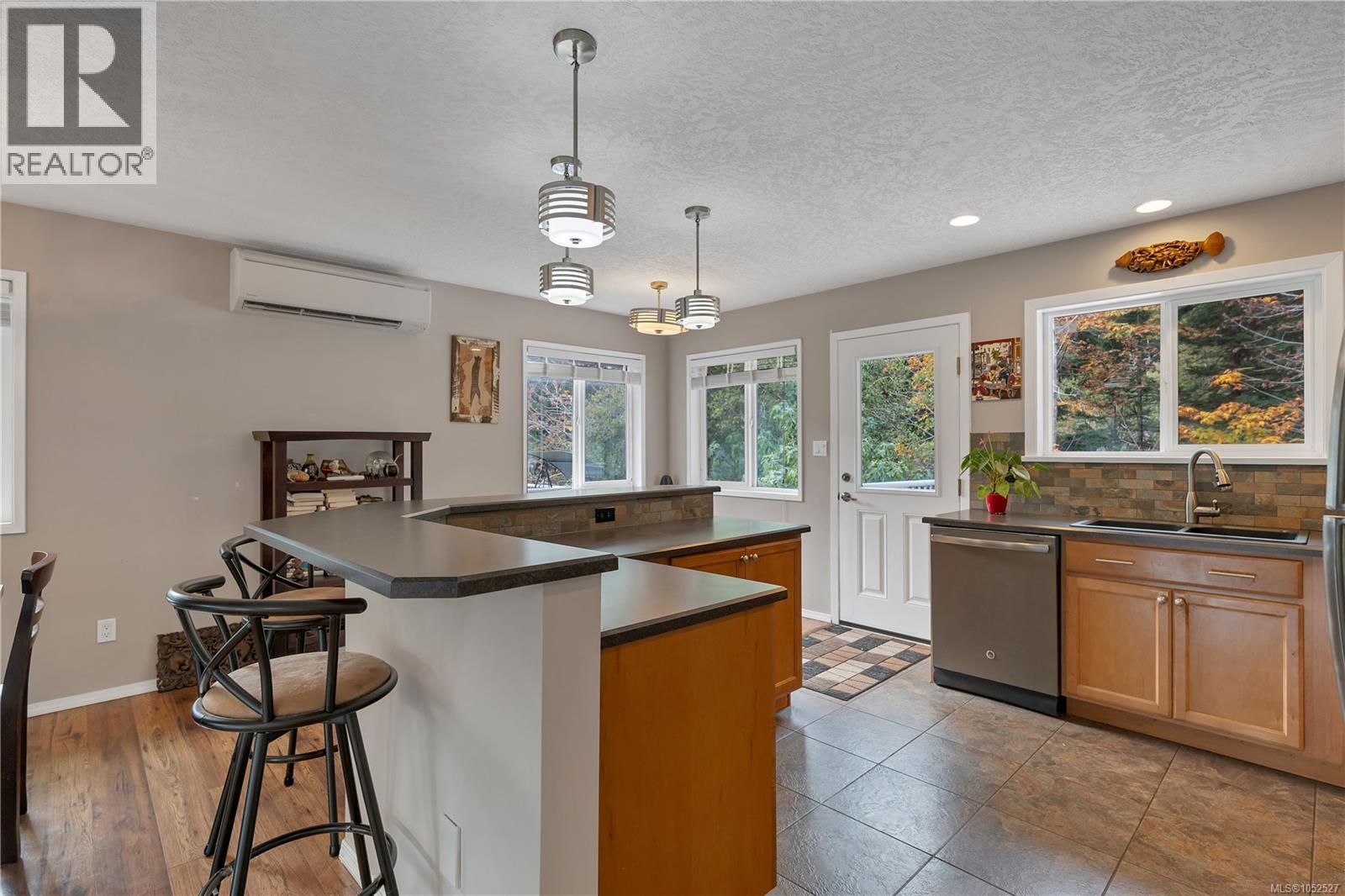 1065 Springbok Rd, Campbell River